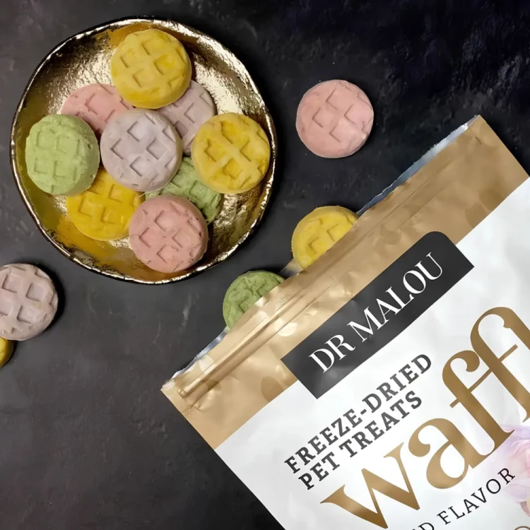 Dr Malou Wafle liofilizowane z kurczaka 60g Przysmaki dla kota mix
